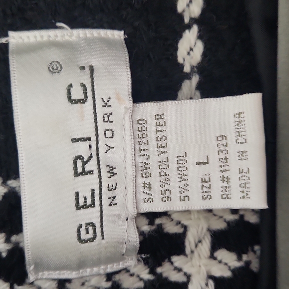 Geri C women's coat - Picture 2 of 2